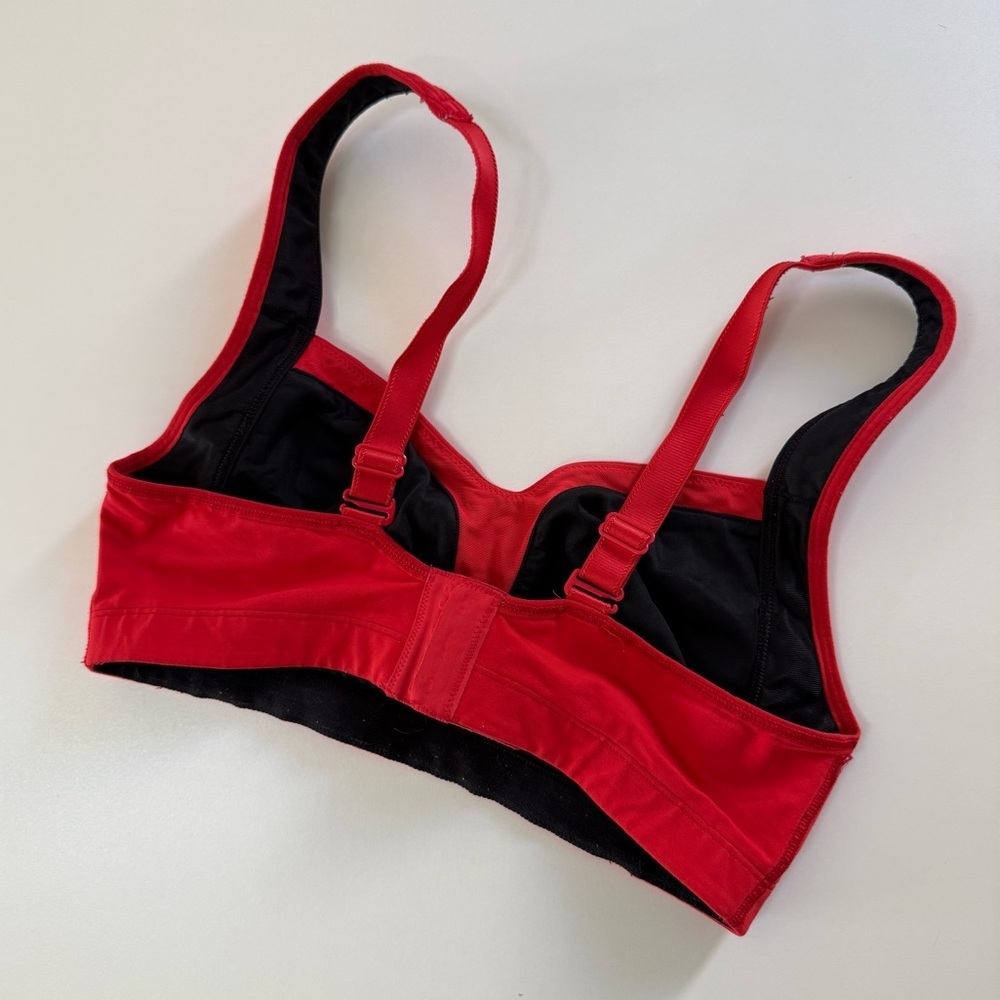 Lululemon Red & Silver Rhinestone Sports Bra Women’s Size 34C - Picture 4 of 4